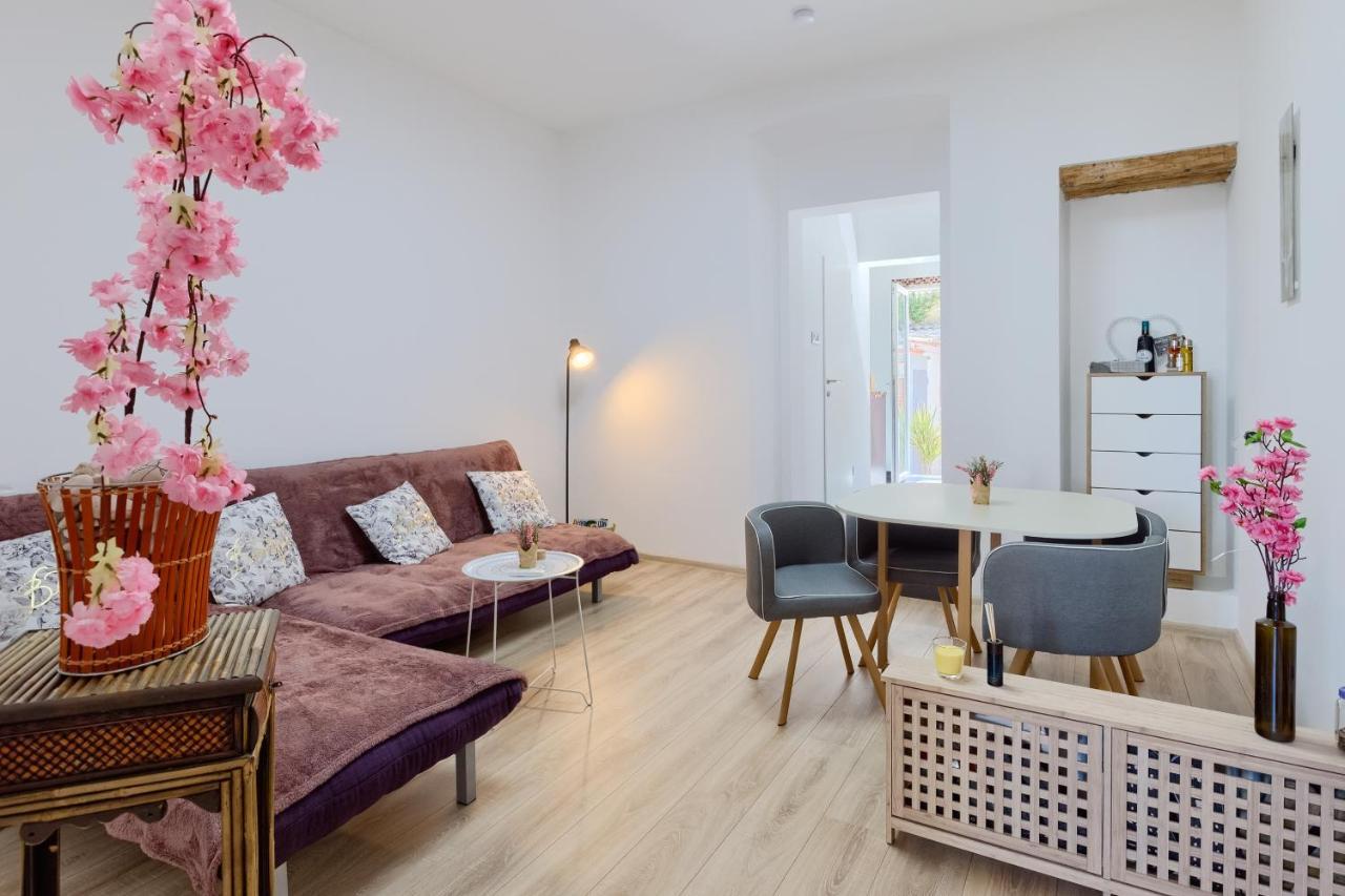 Large Apartment In City Centre Pula! Exterior foto