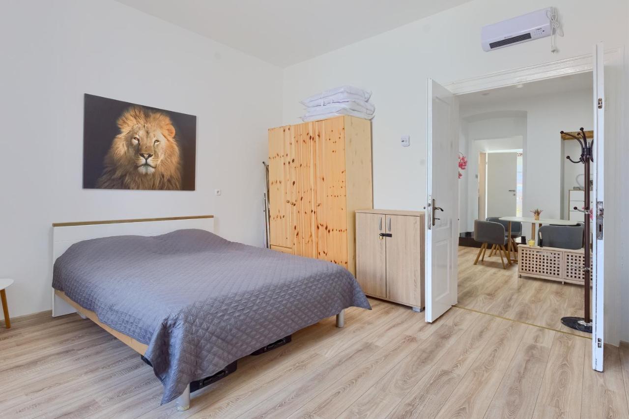 Large Apartment In City Centre Pula! Exterior foto