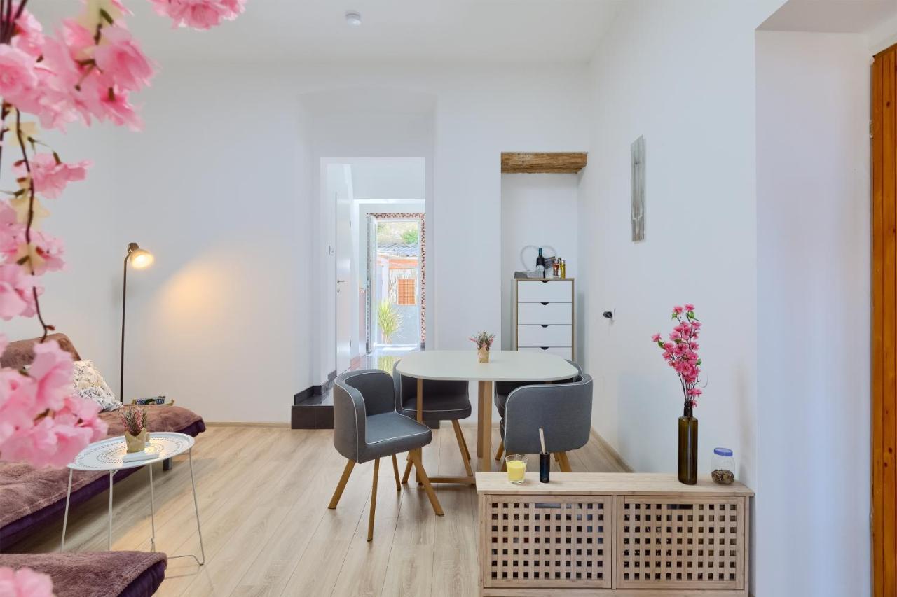 Large Apartment In City Centre Pula! Exterior foto